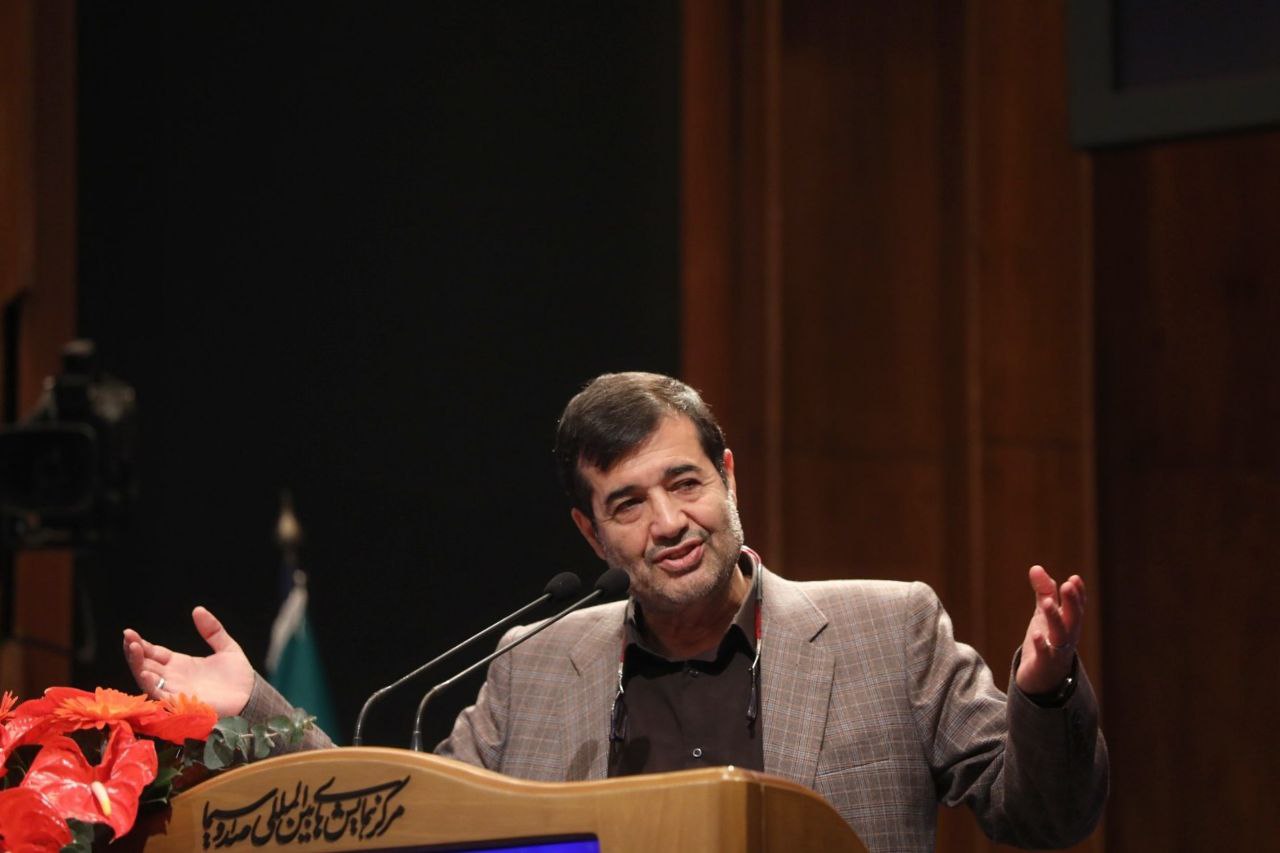 دکتر دنیامالی: خیال رئیس جمهور از ورزش جمع است/فدراسیون&zwnj;ها را به اهلش بسپاریم